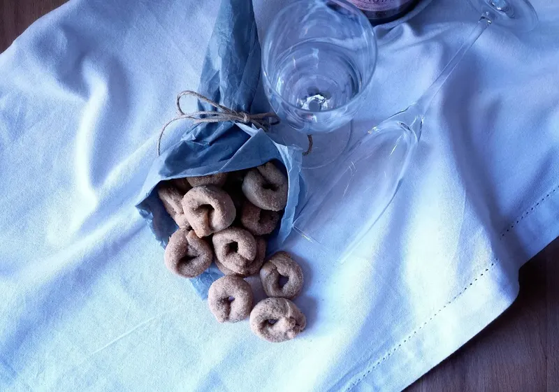 Taralli dolci allo zenzero da vicino, pronti da servire