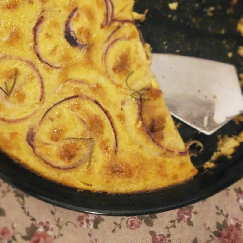 Spicchi di farinata di ceci dorata